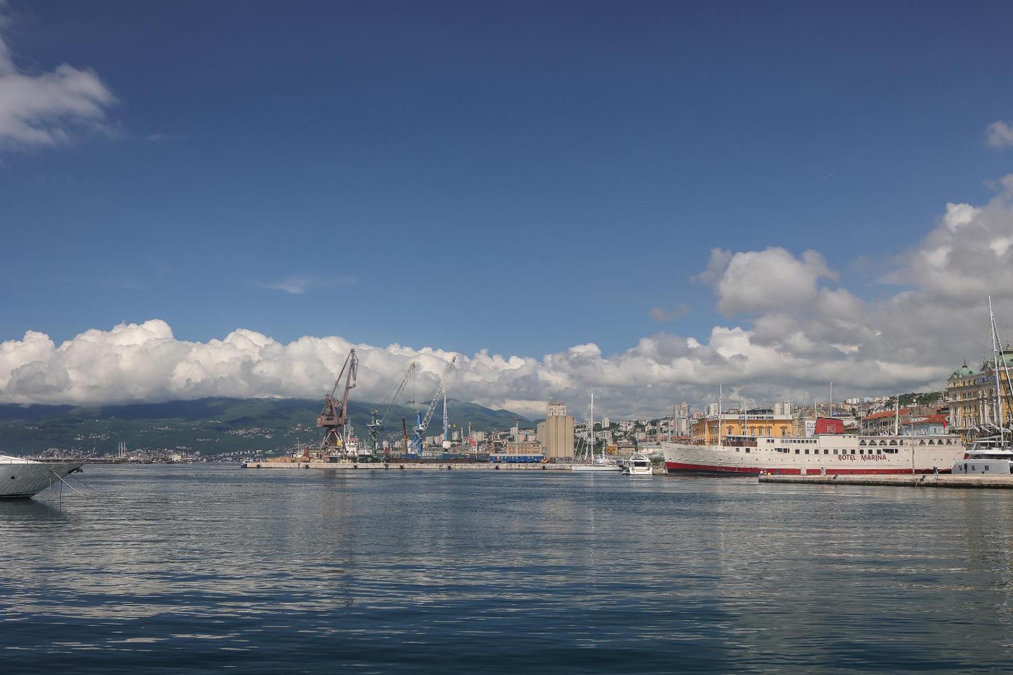 Residence Inn Rijeka Luaran gambar